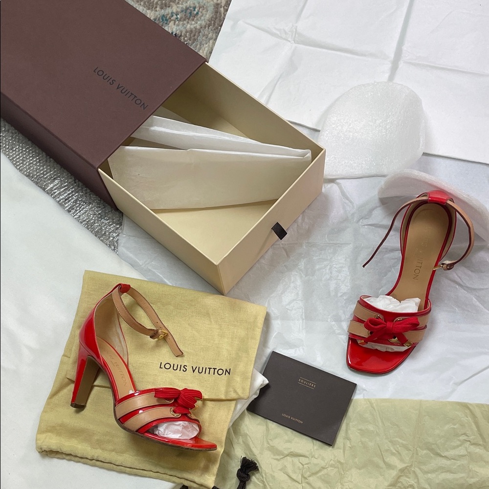 Louis Vuitton Red Patent Leather Heels with Bow gold LV original box & dust bag - Picture 7 of 17
